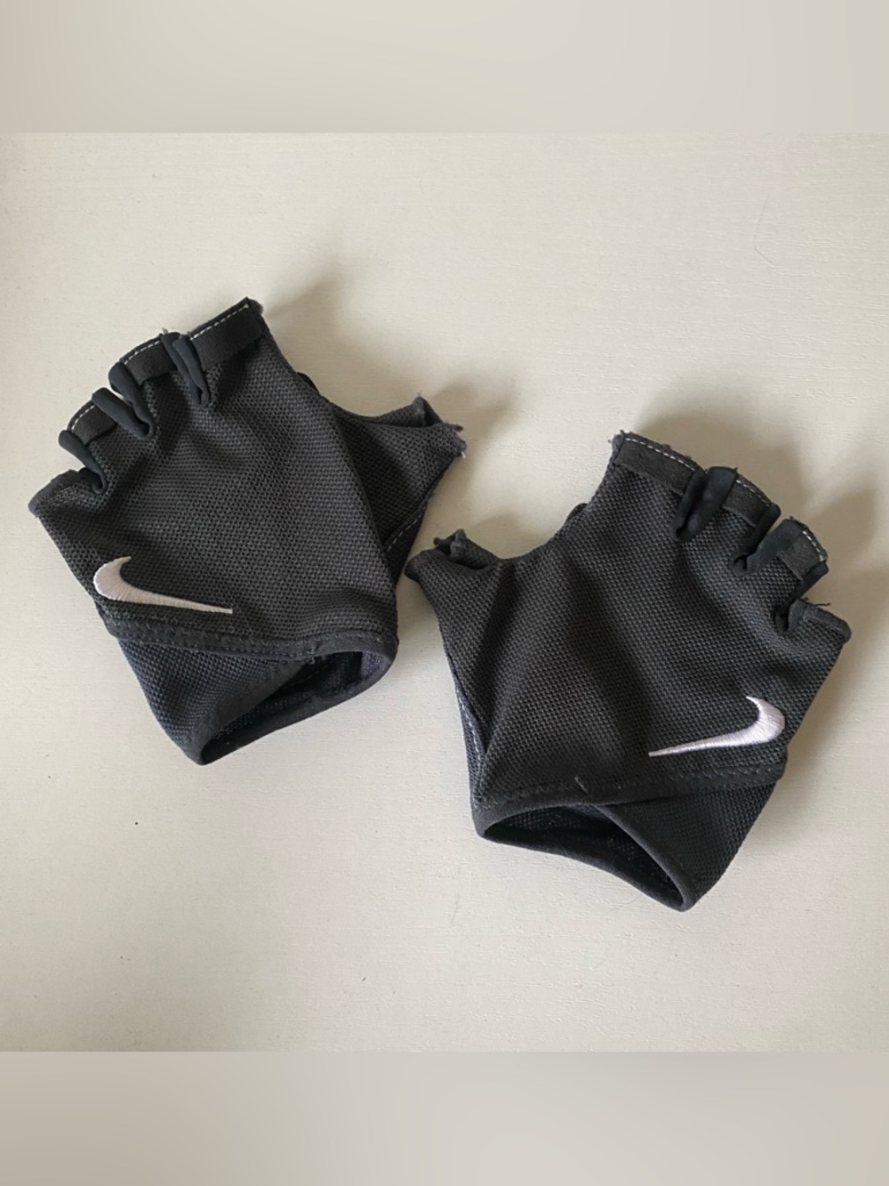 Nike Women’s Fingerless Training Gloves Black White Swoosh Gym Workout
